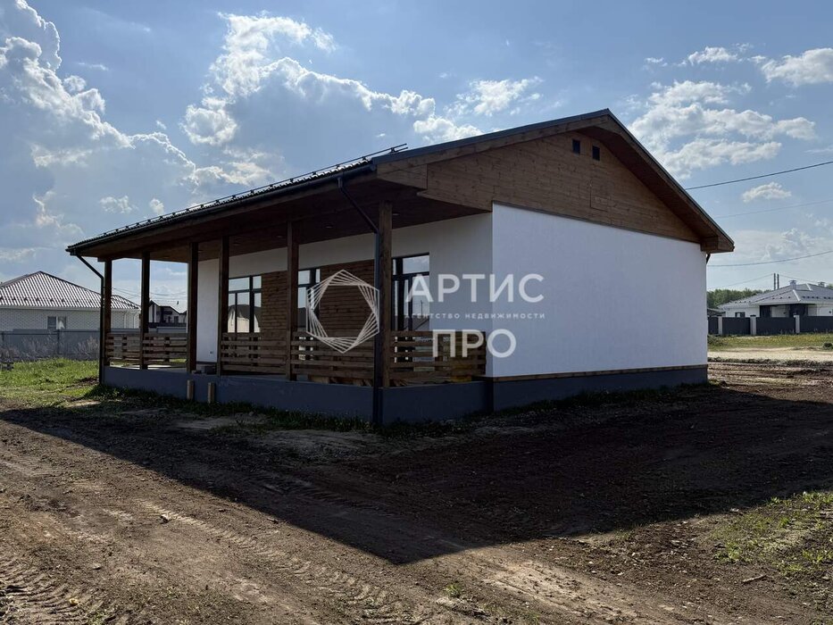 п. Прохладный, ул. Ягодная, 10 (городской округ Белоярский) - фото дома (4)