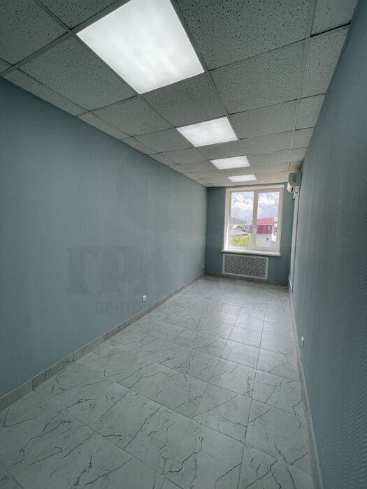 Екатеринбург, ул. Шефская, 3а/1 (Эльмаш) - фото торгового помещения (3)