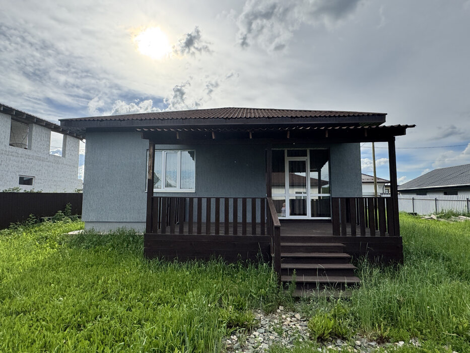 п. Прохладный, ул. Пушкина, 36 (городской округ Белоярский) - фото дома (1)