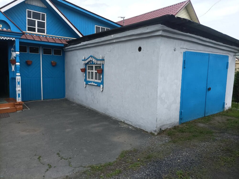 г. Первоуральск, ул. 40-летия Октября, 8 (городской округ Первоуральск) - фото дома (2)