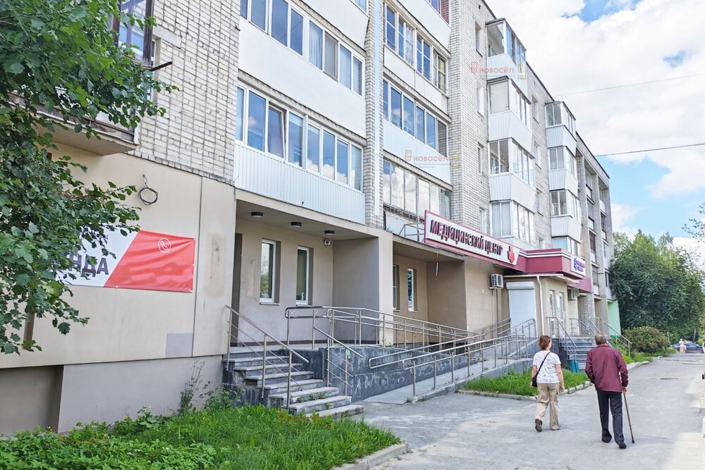 г. Березовский, ул. Гагарина, 9 (городской округ Березовский) - фото торгового помещения (4)