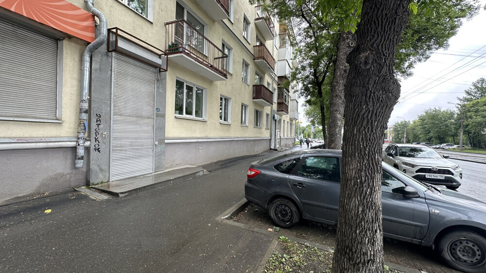 Екатеринбург, ул. Машиностроителей, 6 (Уралмаш) - фото торгового помещения (1)