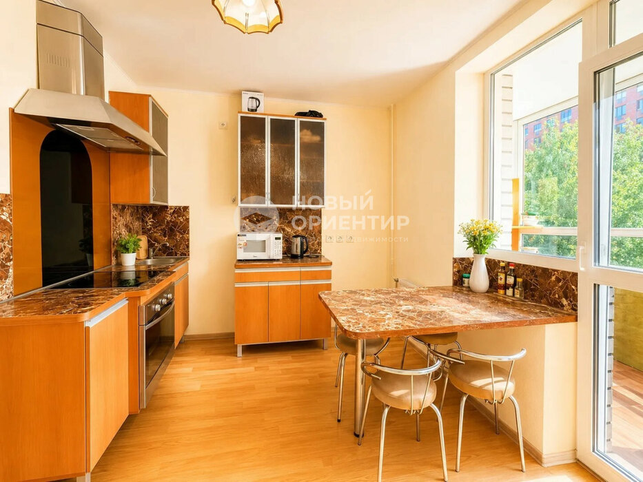 Екатеринбург, ул. Михеева М.Н., 8 (УНЦ) - фото квартиры (13)