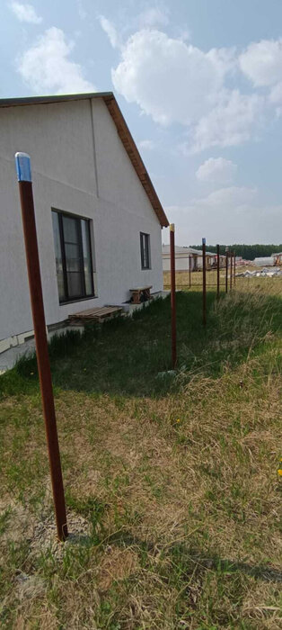 коттеджный посёлок Чистые росы-2, ул. Мраморная, 23 (городской округ Белоярский) - фото дома (2)