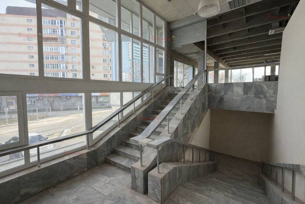 Екатеринбург, ул. Антона Валека, 12 (Центр) - фото торгового помещения (3)