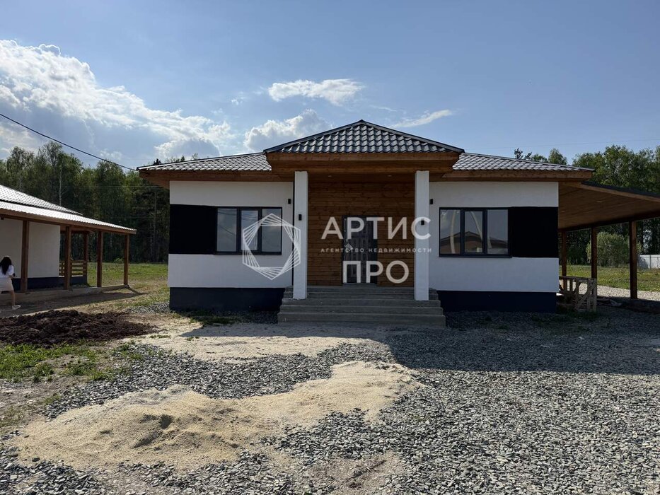 п. Прохладный, ул. Сосновая, 19 (городской округ Белоярский) - фото дома (1)