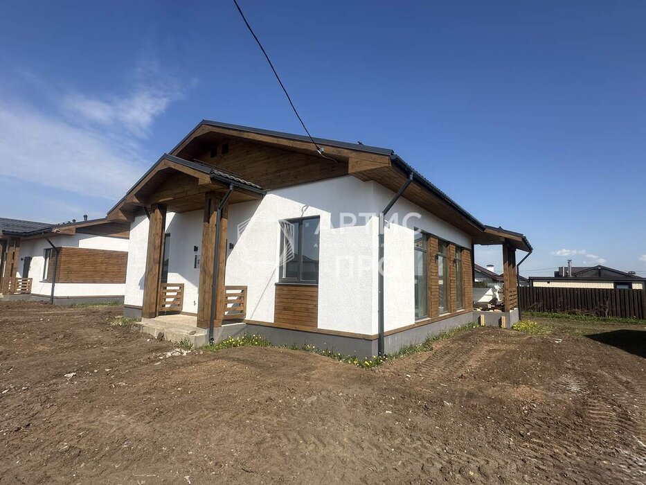 п. Прохладный, ул. Ягодная, 12 (городской округ Белоярский) - фото дома (1)