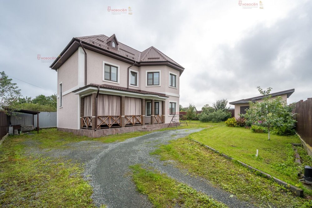 г. Арамиль, ул. Щорса, 113 (городской округ Арамильский) - фото дома (2)