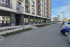 Екатеринбург, ул. Академика Ландау, 7Б (Академический) - фото торгового помещения