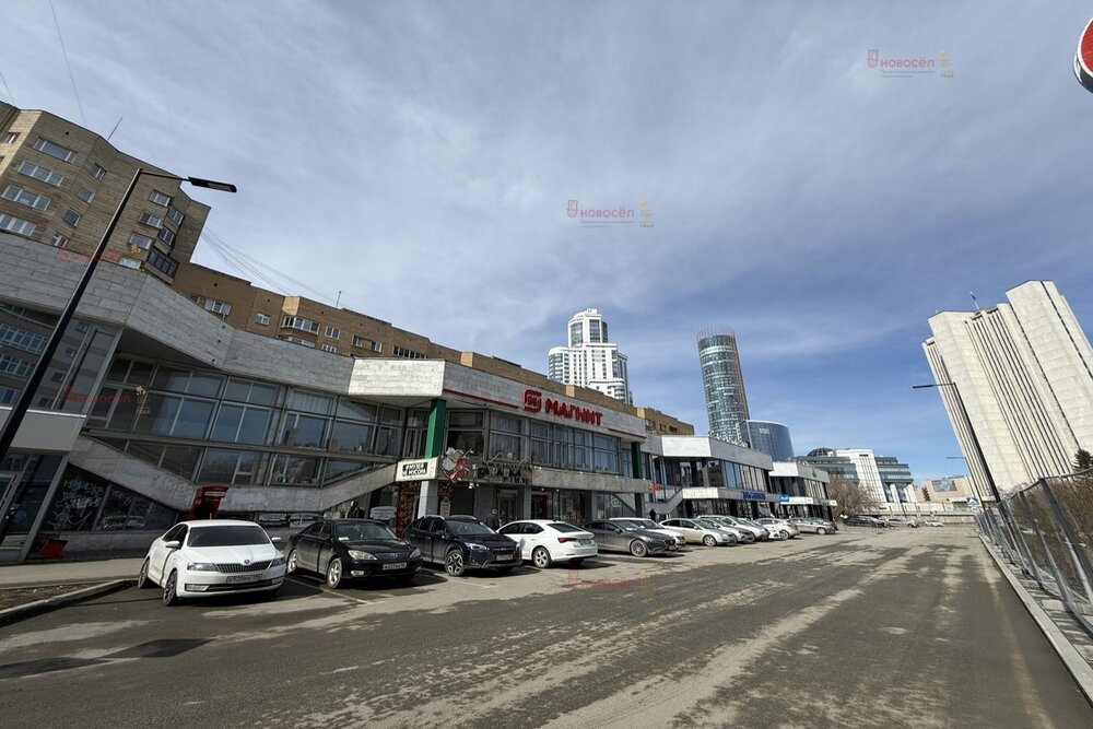 Екатеринбург, ул. Антона Валека, 12 (Центр) - фото торгового помещения (3)
