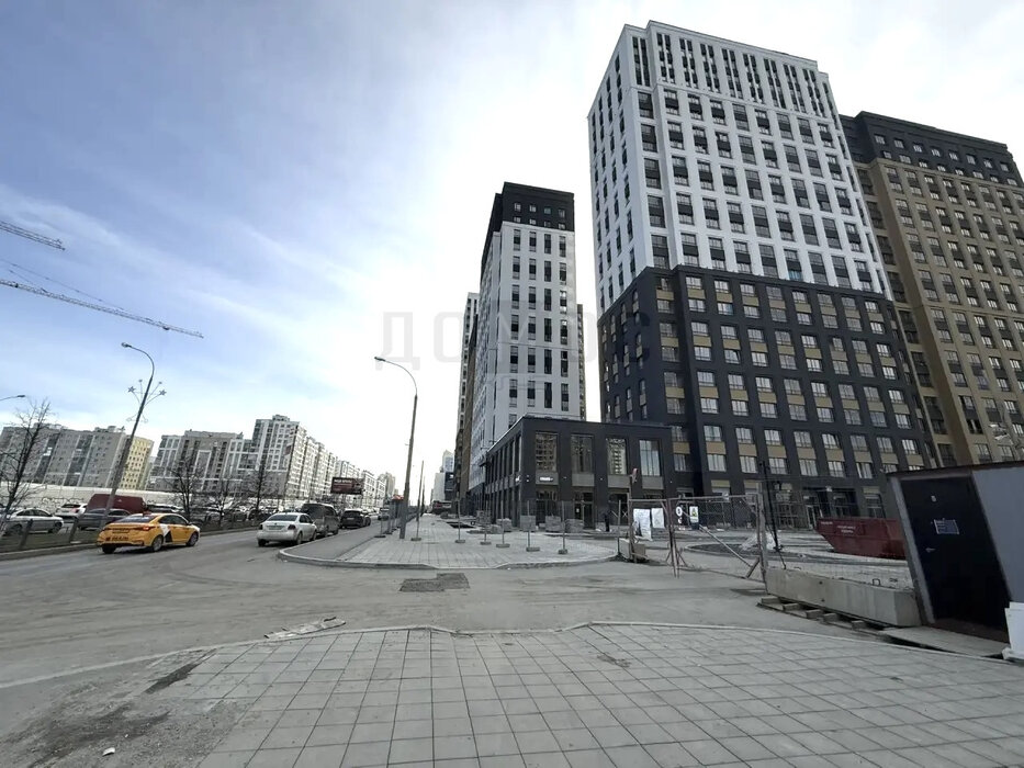 Екатеринбург, ул. Вильгельма де Геннина, 30 (Академический) - фото торгового помещения (2)