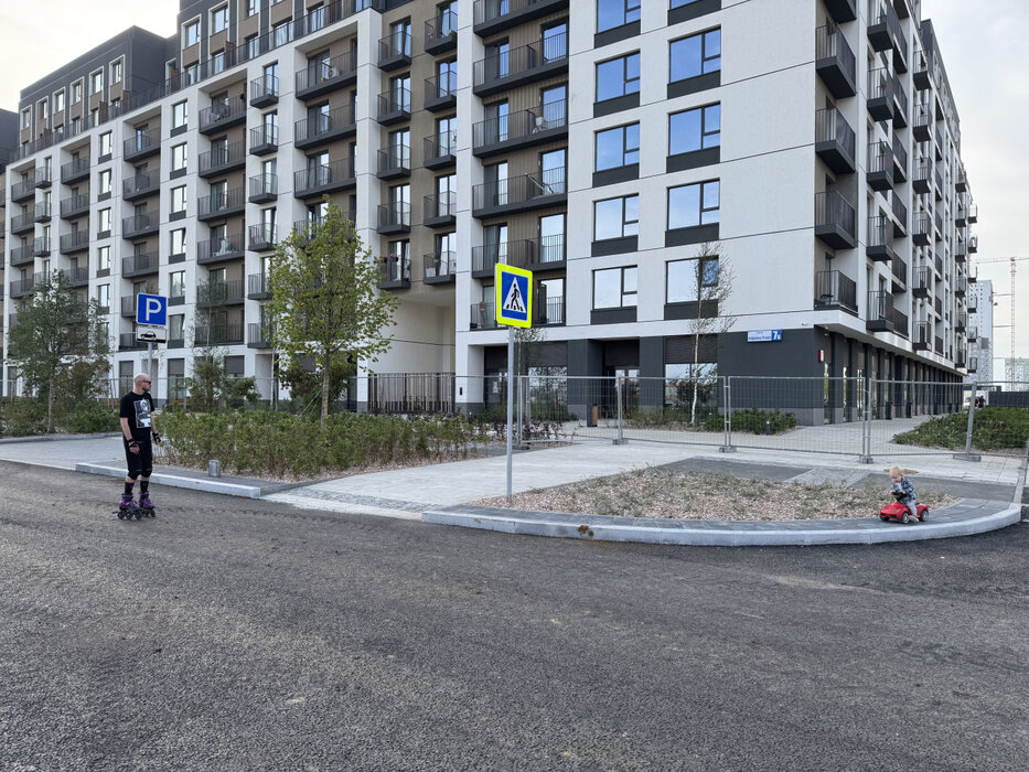 Екатеринбург, ул. Академика Ландау, 7б (Академический) - фото торгового помещения (1)