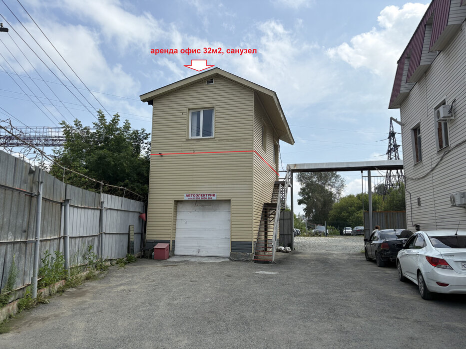 Екатеринбург, ул. Данилы Зверева, 31Е/1 (Пионерский) - фото торгового помещения (1)