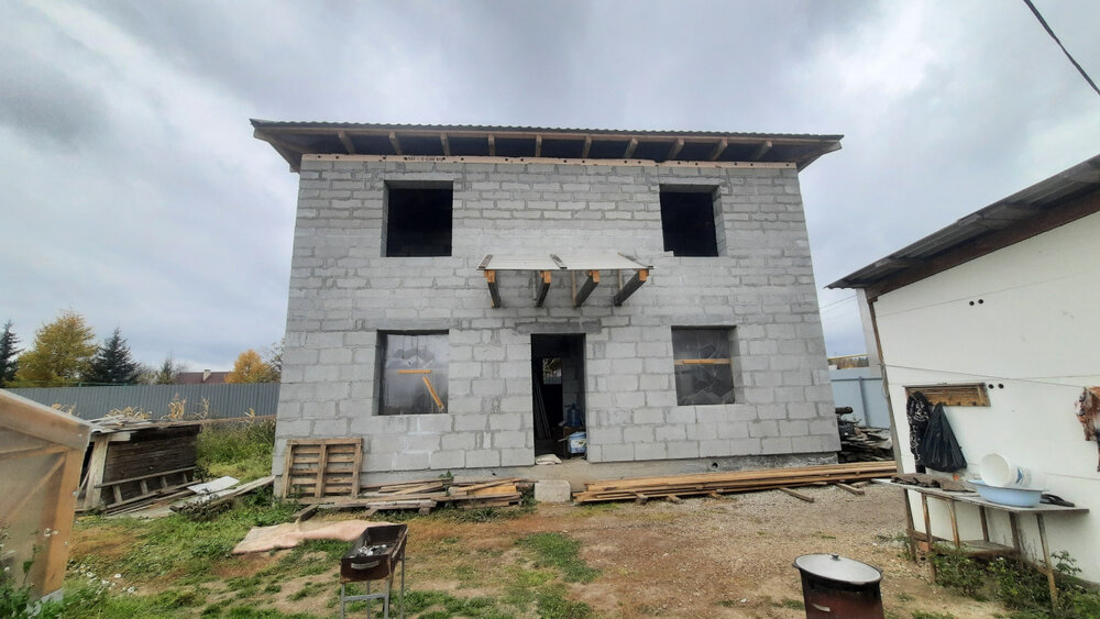 п. Красный, ул. Комсомольская (городской округ Верхняя Пышма) - фото дома (1)