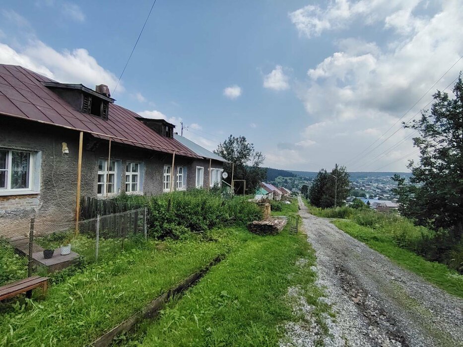 г. Нижние Серги, ул. 40 лет Октября, 4 (Нижнесергинский район) - фото дома (2)