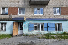 п. Монетный, ул. Лермонтова, 22 (городской округ Березовский) - фото торгового помещения