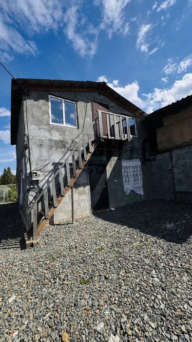 г. Арамиль, ул. Свободы, 13б (городской округ Арамильский) - фото дома (2)