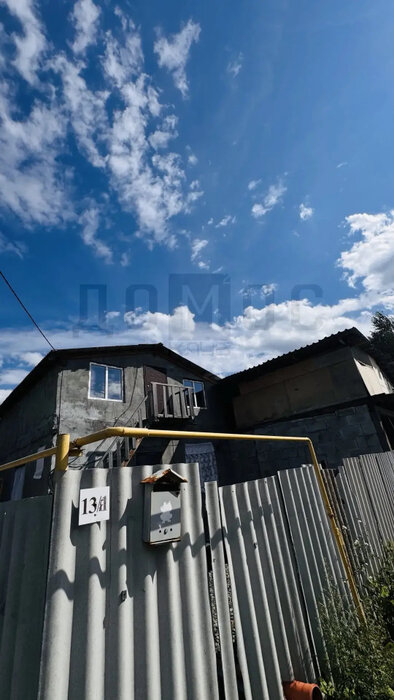 г. Арамиль, ул. Свободы, 13б (городской округ Арамильский) - фото дома (8)