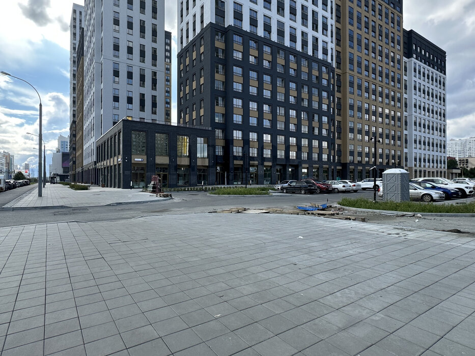 Екатеринбург, ул. Вильгельма де Геннина, 30 (Академический) - фото торгового помещения (4)