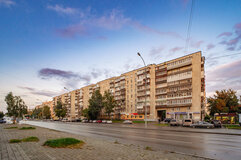 Екатеринбург, ул. Бакинских Комиссаров, 58 (Уралмаш) - фото торгового помещения