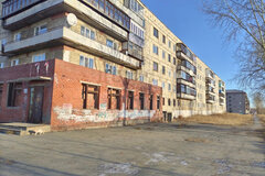 г. Красноуральск, ул. 40 лет Октября, 7 (городской округ Красноуральск) - фото торгового помещения