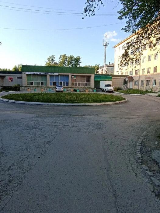 г. Асбест, ул. Победы, 20 (городской округ Асбестовский) - фото торгового помещения (2)
